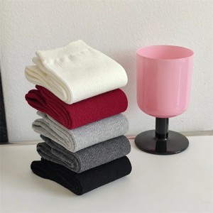 Women's Breathable Knitted Crew Socks Solid